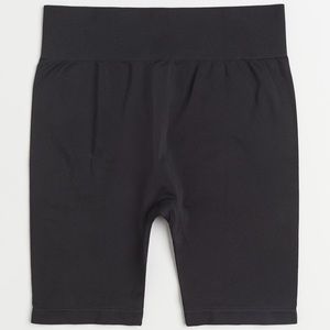 H&M Seamless Biker Shorts in Black